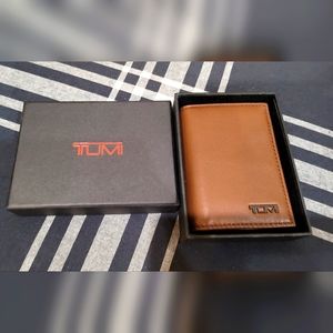 Tumi brown men wallet